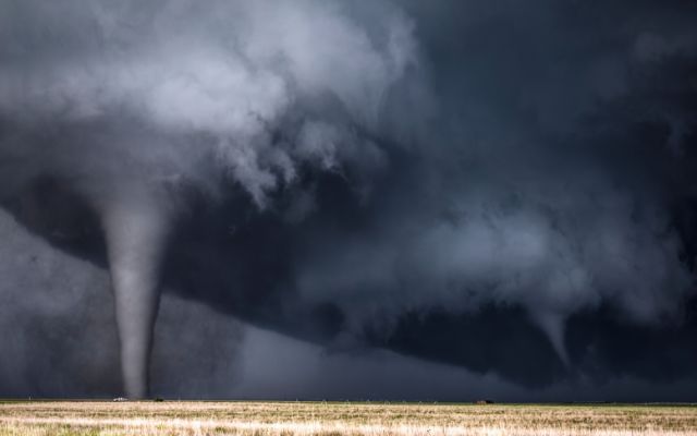  Realize the signs of a tornado